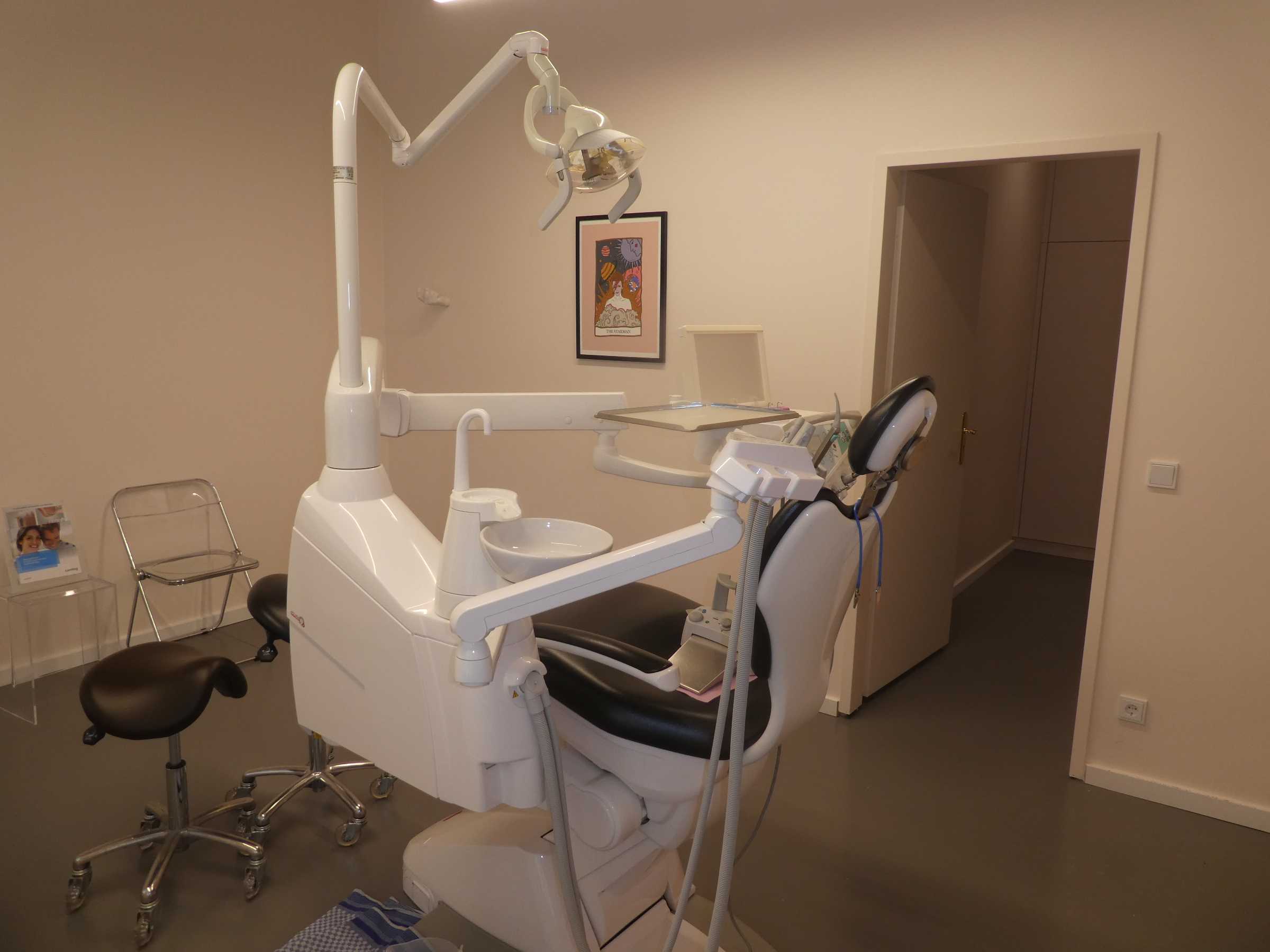 Medizintechnik und Ausstattung einer Dental-/Zahnarztpraxis
