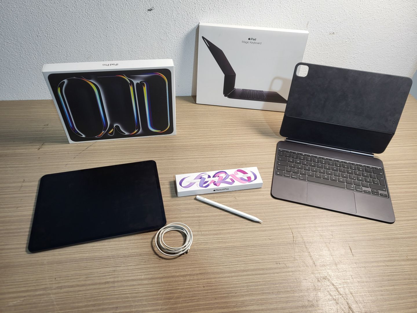 APPLE iPad Pro, E-Scooter NINEBOT by SEGWAY und mehr aus Insolvenz