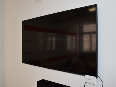 Los 375 - 49"-LED-Fernseher