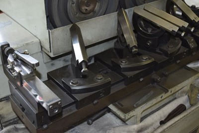 Los 125 - Tandem-Schleifmaschine