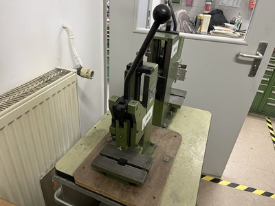Los 15 - Kniehebelpresse