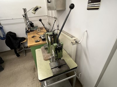 Los 16 - Kniehebelpresse