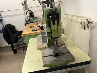 Los 16 - Kniehebelpresse
