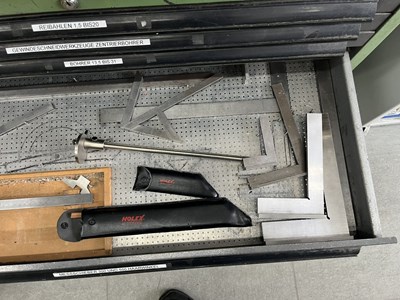 Los 53 - Werkzeugschubladenschrank