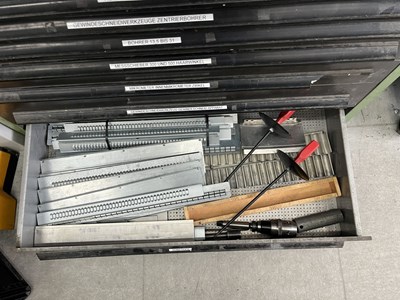 Los 53 - Werkzeugschubladenschrank