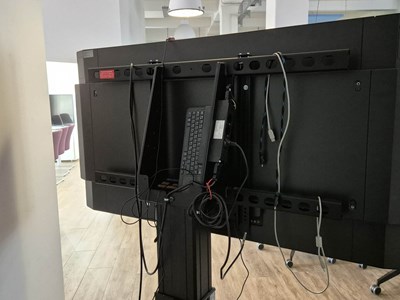 Los 55 - Surface Hub 55"
