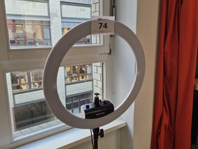 Los 74 - Ringlicht mit Stativ