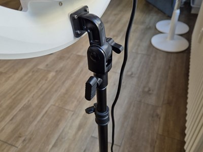 Los 74 - Ringlicht mit Stativ