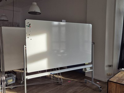Los 131 - Mobiles Whiteboard