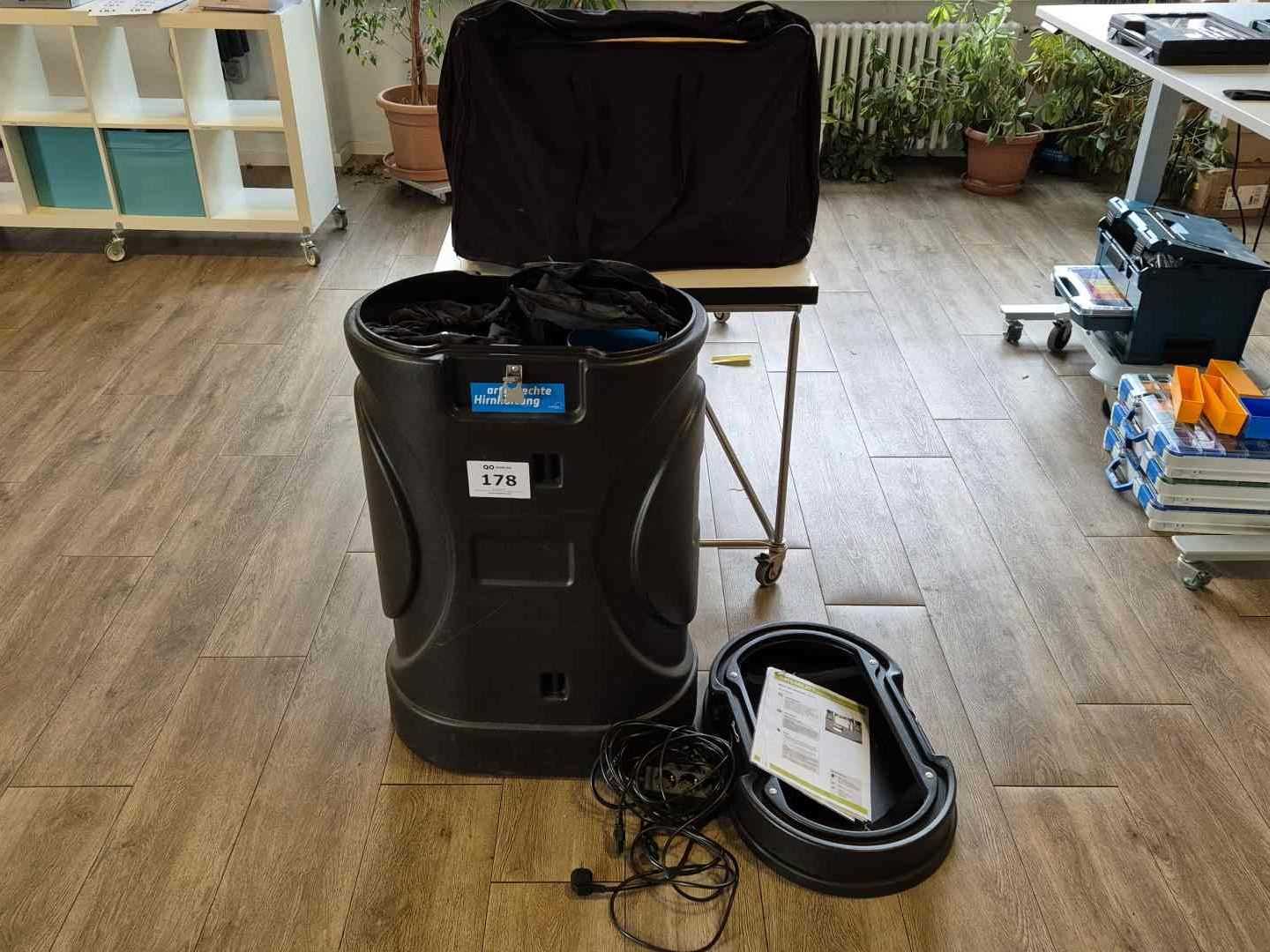 Los 178 - Mobiler Messestand