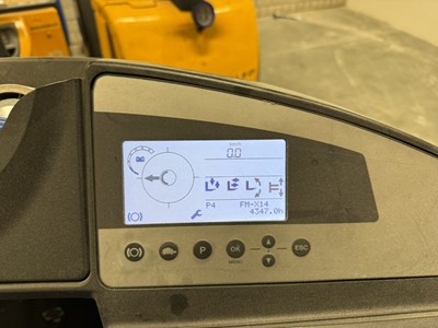 Los 7 - Elektro-Schubmaststapler mit Triplexmast