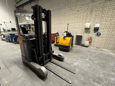 Los 7 - Elektro-Schubmaststapler mit Triplexmast