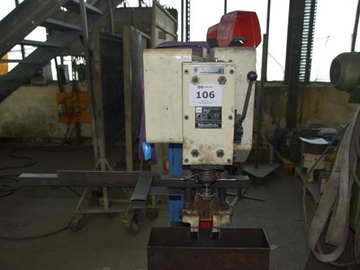 Los 106 - Lochstanzen (2x)