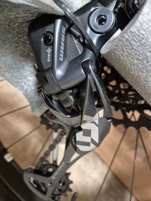 Los 1 - Elektro-Fahrrad / E-Fully