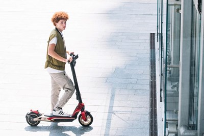 Los 109 - Elektro-Roller / E-Scooter