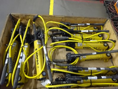 Los 1520 - Handpumpen ENERPAC P392 (9x)