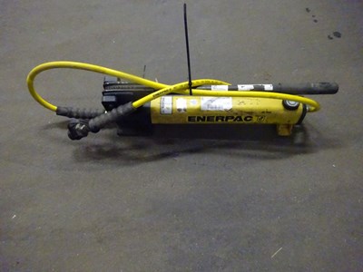 Los 1520 - Handpumpen ENERPAC P392 (9x)