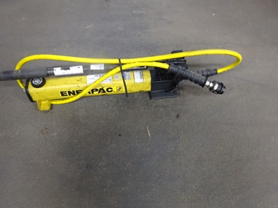 Los 1520 - Handpumpen ENERPAC P392 (9x)