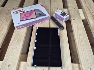 Los 160 - Tablet-PC + Ladegerät
