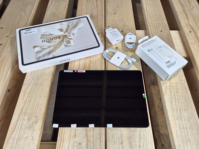 Los 204 - Tablet-PC + Ladegerät