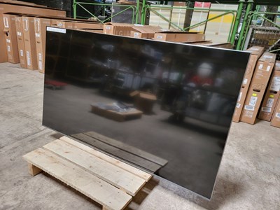 Los 277 - 65" QLED Fernseher