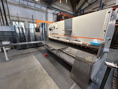 Los 3 - Hydraulische Tafelschere