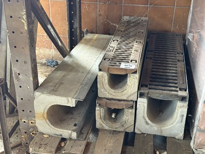 Los 19 - Beton-Entwässerungsrinnen (4x)