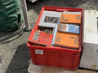 Los 38 - Kiste mit diversen Fachbüchern
