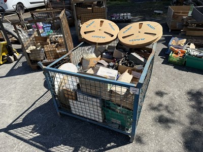 Los 98 - Gitterbox mit Inhalt