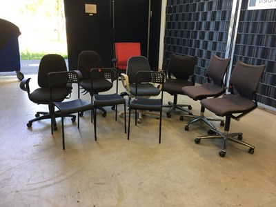 Los 56 - Posten Stühle