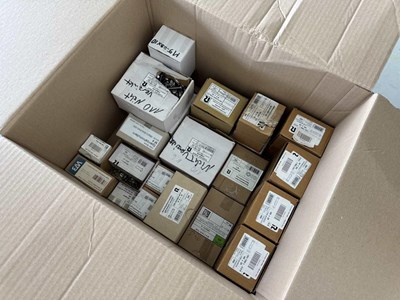 Los 93 - Posten Schrauben