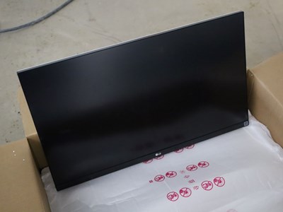 Los 83 - 27"-UHD-Monitor