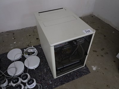 Los 115 - 19"-Serverwandschrank