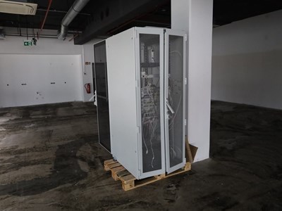 Los 617 - 19"-Serverschrank