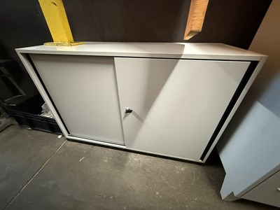 Los 24 - Schiebetürenschrank