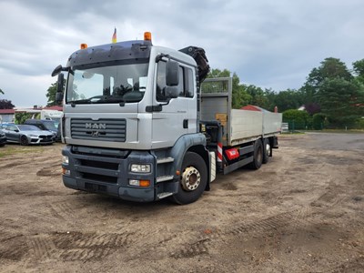 Los 24 - LKW mit Mittelladekran