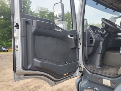 Los 24 - LKW mit Mittelladekran