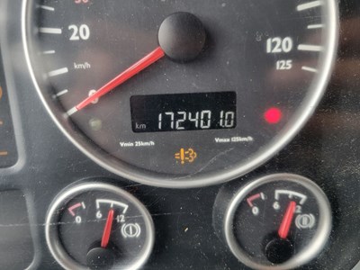 Los 24 - LKW mit Mittelladekran