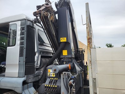 Los 24 - LKW mit Mittelladekran