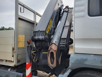 Los 24 - LKW mit Mittelladekran