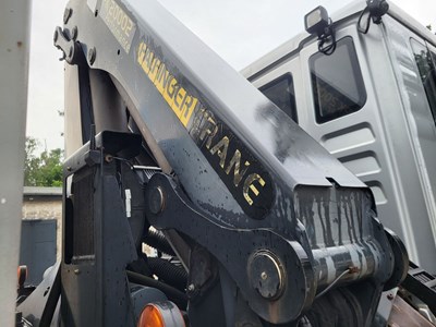 Los 24 - LKW mit Mittelladekran