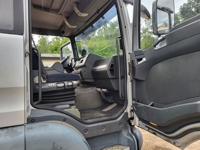 Los 24 - LKW mit Mittelladekran