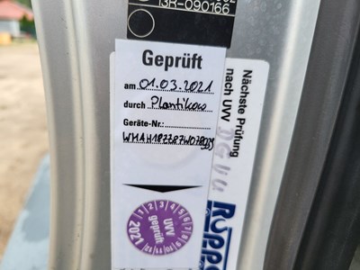 Los 24 - LKW mit Mittelladekran