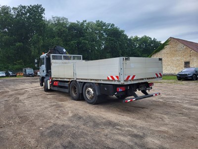 Los 24 - LKW mit Mittelladekran