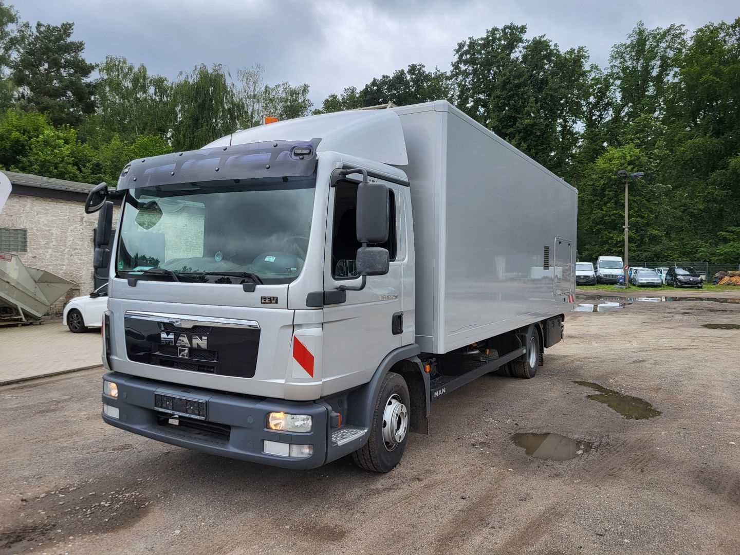 Los 38 - LKW mit Fräsrobotersystem