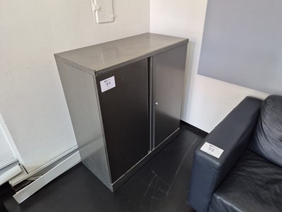 Los 94 - Flügeltürenschrank