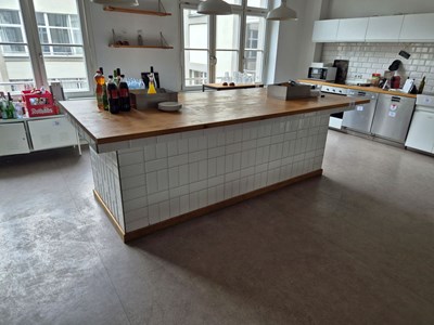Los 16 - Kücheninsel