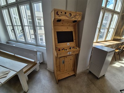 Los 96 - Arcade-Spiele-Automat