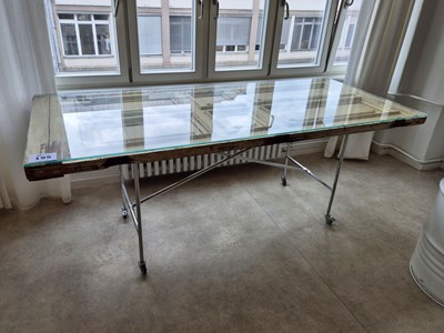 Los 195 - Tisch auf Rollen