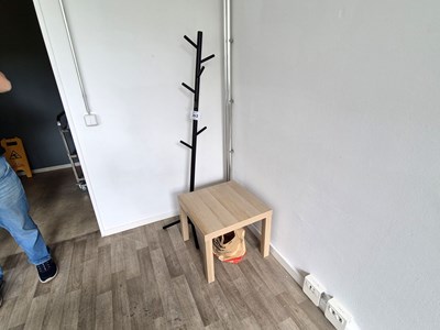 Los 262 - Garderobenständer
